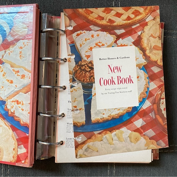 Vintage 1953 Better Homes and Gardens New Cookbook - Picture 4 of 9